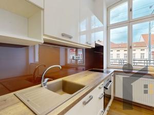 Pronájem bytu 2+kk, Praha - Karlín, Prvního pluku, 41 m2
