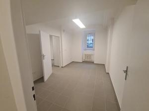Pronájem obchodního prostoru, Praha - Smíchov, Holečkova, 75 m2