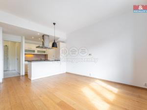 Prodej bytu 3+kk, Praha, Na Maninách, 70 m2