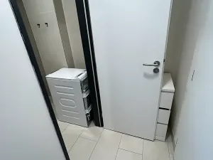 Pronájem bytu 1+kk, Praha - Vysočany, Poděbradská, 28 m2