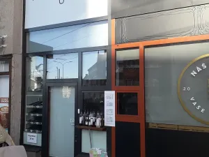 Pronájem obchodního prostoru, Liberec, nám. Šaldovo, 10 m2