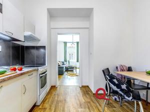 Prodej bytu 1+1, Praha - Vyšehrad, Neklanova, 35 m2