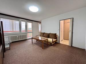 Pronájem bytu 1+kk, Pardubice, Brožíkova, 38 m2