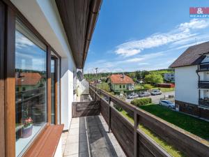 Prodej bytu 3+1, Hrádek, Družstevní, 73 m2