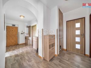 Prodej bytu 3+1, Hrádek, Družstevní, 73 m2