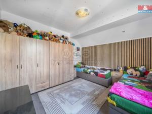 Prodej bytu 3+1, Hrádek, Družstevní, 73 m2