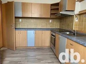 Pronájem bytu 2+1, Karlovy Vary, náměstí Republiky, 68 m2
