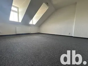 Pronájem bytu 2+1, Karlovy Vary, náměstí Republiky, 68 m2