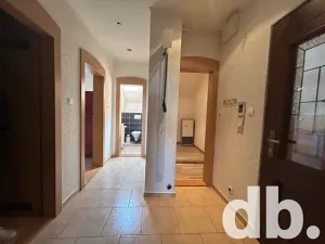 Pronájem bytu 2+1, Karlovy Vary, náměstí Republiky, 68 m2