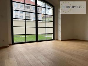 Pronájem bytu 1+kk, Praha - Vršovice, Bartoškova, 28 m2