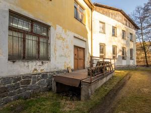 Prodej skladu, Kolinec, 2640 m2