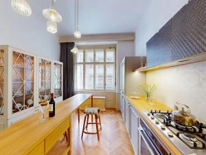Pronájem bytu 2+1, Praha - Nové Město, Růžová, 104 m2
