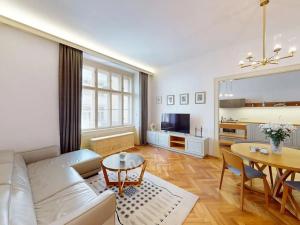Pronájem bytu 2+1, Praha - Nové Město, Růžová, 104 m2