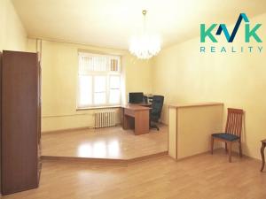 Pronájem bytu 2+1, Karlovy Vary, Foersterova, 86 m2