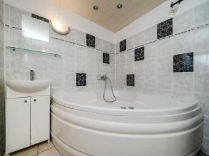 Prodej bytu 3+1, Ostrava, Petruškova, 70 m2