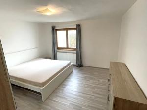 Pronájem bytu 2+1, Praha - Písnice, Ladislava Coňka, 84 m2