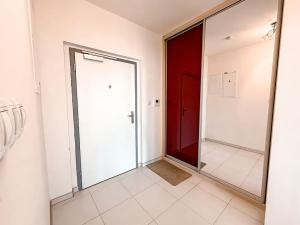 Pronájem bytu 2+kk, Praha - Hrdlořezy, Učňovská, 68 m2