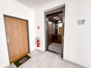 Pronájem bytu 2+kk, Praha - Hrdlořezy, Učňovská, 68 m2