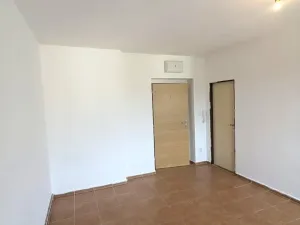 Pronájem bytu 1+kk, Děčín, Jiskrova, 22 m2