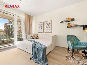 Pronájem bytu 1+kk, Praha - Hloubětín, Poděbradská, 33 m2