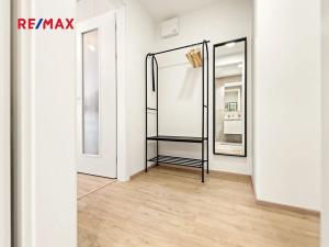 Pronájem bytu 1+kk, Praha - Hloubětín, Poděbradská, 33 m2