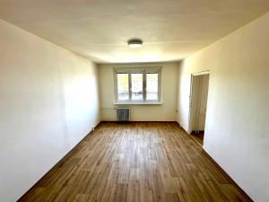 Pronájem bytu 1+1, Kadaň, Věžní, 36 m2
