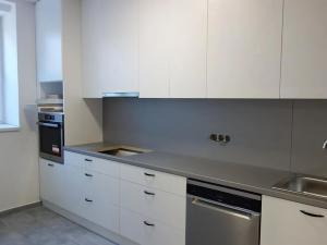 Pronájem výrobních prostor, Praha - Modřany, Hornocholupická, 175 m2
