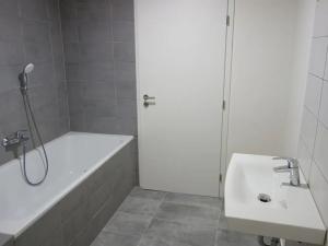 Pronájem výrobních prostor, Praha - Modřany, Hornocholupická, 175 m2