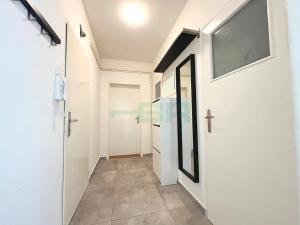 Pronájem bytu 2+kk, Praha - Strašnice, Krupská, 46 m2