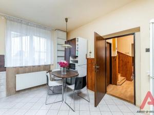 Pronájem rodinného domu, Praha - Dubeč, K pekárně, 104 m2