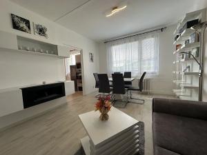 Pronájem bytu 2+1, Tanvald, U Lesíka, 59 m2