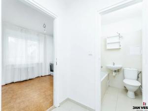 Pronájem bytu 1+1, Praha - Čakovice, Myjavská, 28 m2