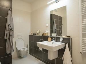 Prodej bytu 2+1, Praha - Hlubočepy, Ondrákové, 51 m2