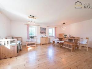 Prodej rodinného domu, Štipoklasy, 356 m2
