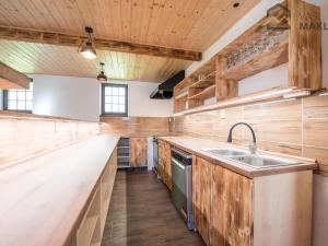 Prodej rodinného domu, Štipoklasy, 356 m2
