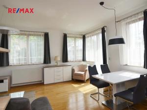 Pronájem bytu 2+kk, Praha - Vinohrady, Perucká, 73 m2
