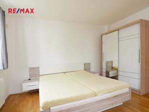 Pronájem bytu 2+kk, Praha - Vinohrady, Perucká, 73 m2