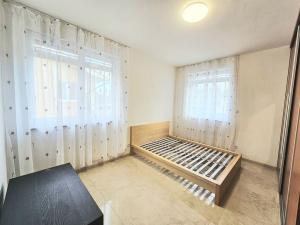 Pronájem bytu 2+1, Praha - Břevnov, Loutkářská, 73 m2