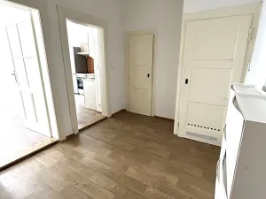 Pronájem bytu 2+kk, Praha - Žižkov, Žerotínova, 45 m2