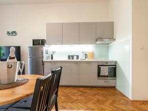 Pronájem bytu 2+kk, Praha - Vinohrady, Mánesova, 55 m2