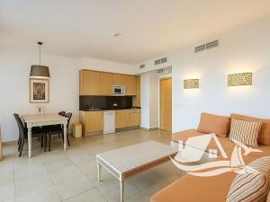 Prodej bytu 3+kk, Manilva, Španělsko, 73 m2