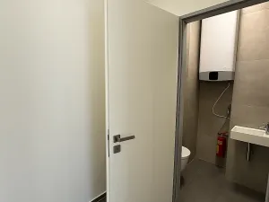 Pronájem obchodního prostoru, Praha - Vinohrady, Římská, 18 m2