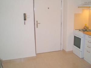 Pronájem bytu 1+kk, Praha - Dejvice, Wuchterlova, 30 m2