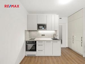 Pronájem bytu 1+kk, Praha - Hloubětín, U Tesly, 30 m2