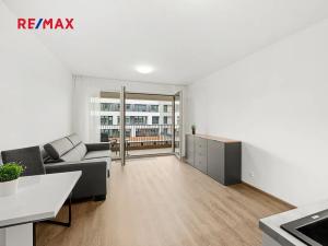Pronájem bytu 1+kk, Praha - Hloubětín, U Tesly, 30 m2