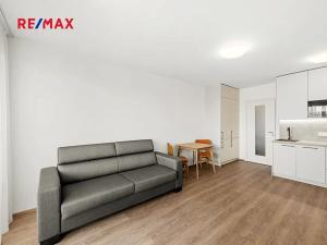 Pronájem bytu 1+kk, Praha - Háje, Výstavní, 32 m2
