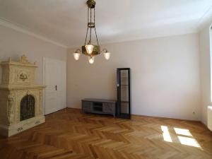 Prodej bytu 2+kk, Karlovy Vary, Svahová, 77 m2
