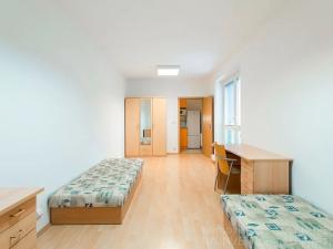 Pronájem bytu 2+1, Praha - Suchdol, Suchdolské náměstí, 58 m2