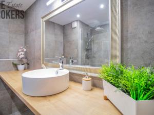 Pronájem bytu 2+kk, Praha - Troja, Hnězdenská, 39 m2