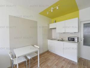 Prodej bytu 1+kk, Praha - Troja, Hnězdenská, 24 m2